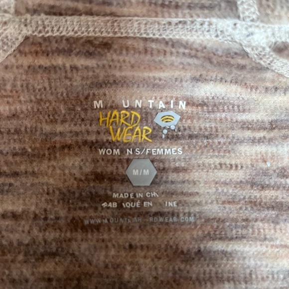 MOUNTAIN HARDWEAR Women's
Wool Blend Athletic Hooded
Sweater - Picture 7 of 8